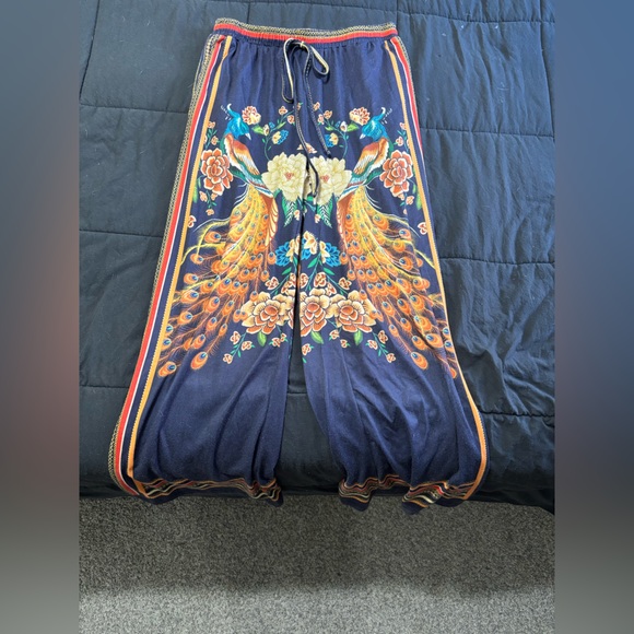 Medium two piece peacock outfit - Picture 3 of 8